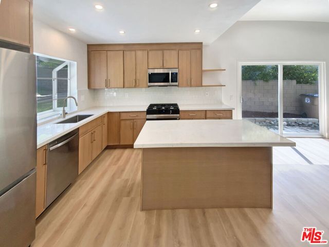 2230 La Crosse Circle, Claremont, CA 91711