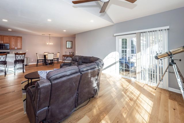 132 Golf View Lane, Summerville, SC 29485