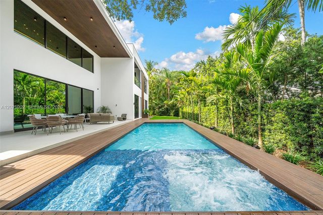 7895 SW 52nd Court, Miami, FL 33143