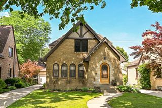 2645 Lefeber AVENUE, Wauwatosa, WI 53213