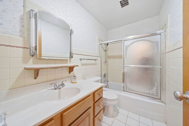 500 Skyline Drive, Fox River Grove, IL 60021
