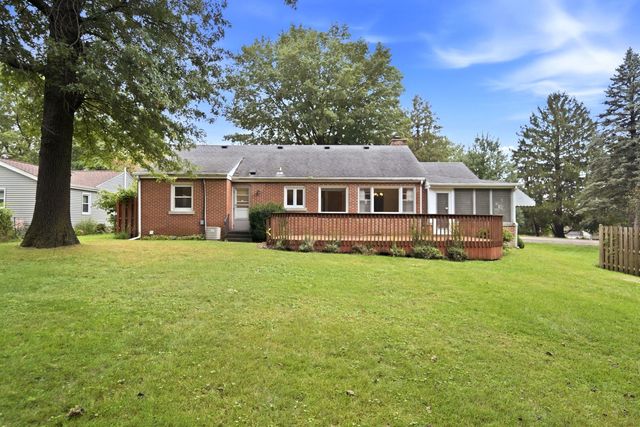 500 Skyline Drive, Fox River Grove, IL 60021