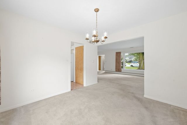 500 Skyline Drive, Fox River Grove, IL 60021