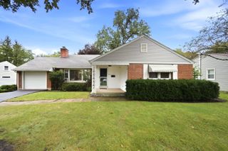 500 Skyline Drive, Fox River Grove, IL 60021