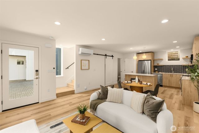 3916 S Juneau Street, Seattle, WA 98118