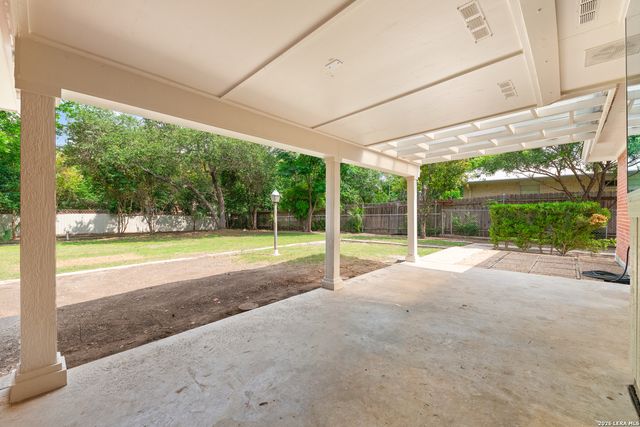 413 GLADIOLA LN, Castle Hills, TX 78213