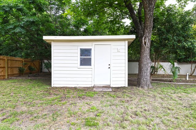 413 GLADIOLA LN, Castle Hills, TX 78213