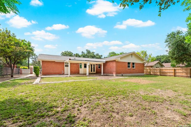 413 GLADIOLA LN, Castle Hills, TX 78213