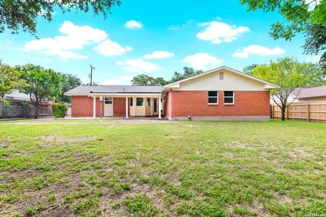413 GLADIOLA LN, Castle Hills, TX 78213