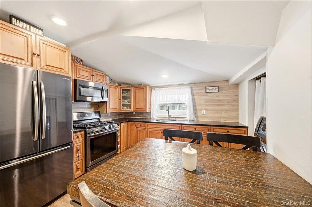 133B Edgewater Park 133B, Bronx, NY 10465 — photo 4