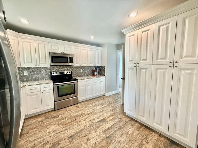 6318 LYNN ROAD, Tampa, FL 33625