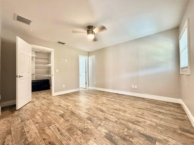 6318 LYNN ROAD, Tampa, FL 33625