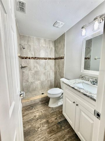 6318 LYNN ROAD, Tampa, FL 33625