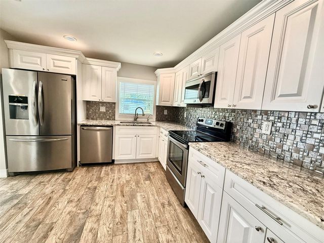 6318 LYNN ROAD, Tampa, FL 33625