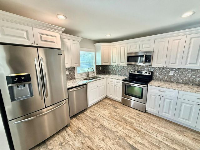 6318 LYNN ROAD, Tampa, FL 33625