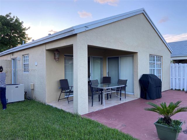 7331 SW 149th Ct, Miami, FL 33193