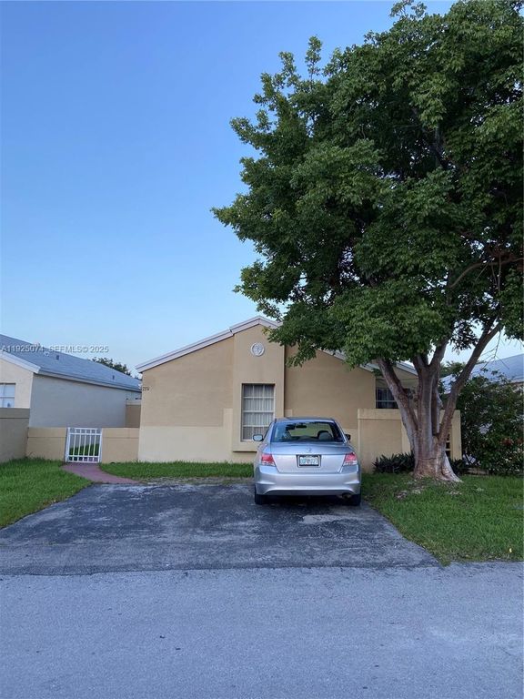 7331 SW 149th Ct, Miami, FL 33193