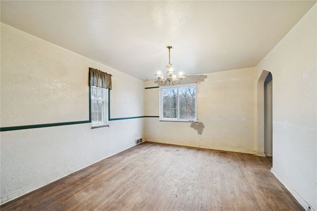 223 Gilkeson Rd, Mt Lebanon, PA 15228