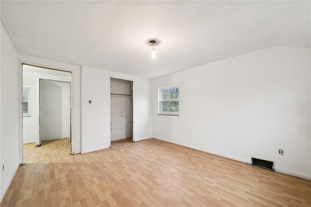 223 Gilkeson Rd, Mt Lebanon, PA 15228