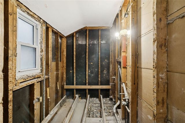 223 Gilkeson Rd, Mt Lebanon, PA 15228