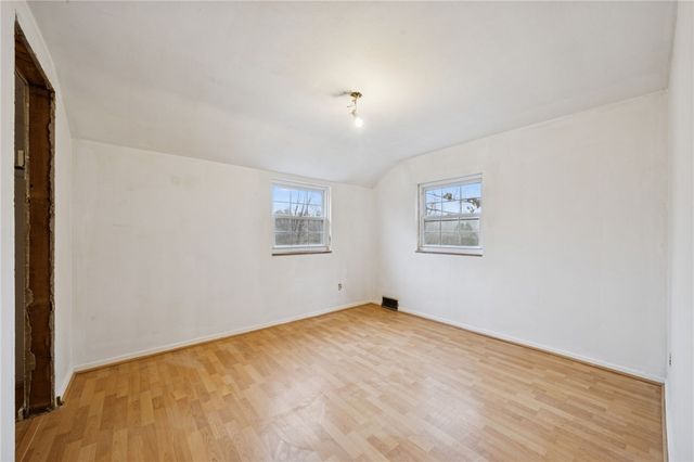 223 Gilkeson Rd, Mt Lebanon, PA 15228