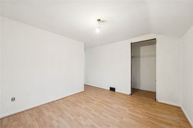 223 Gilkeson Rd, Mt Lebanon, PA 15228