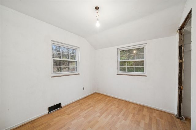 223 Gilkeson Rd, Mt Lebanon, PA 15228