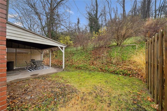 223 Gilkeson Rd, Mt Lebanon, PA 15228