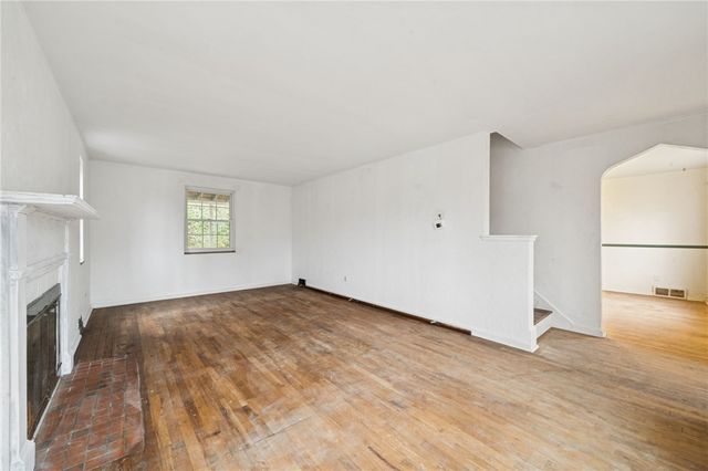 223 Gilkeson Rd, Mt Lebanon, PA 15228