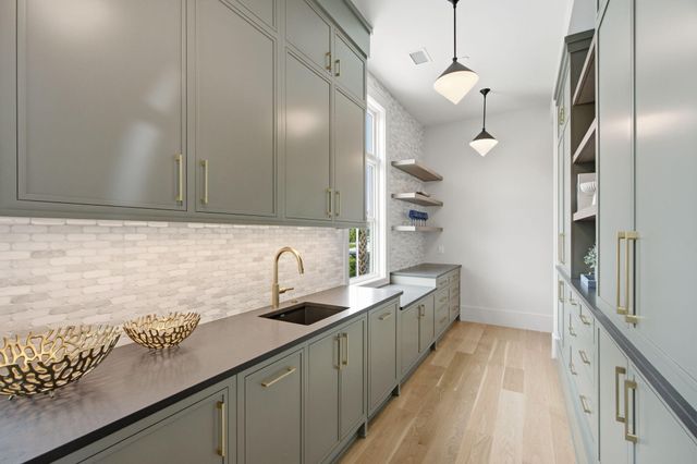 925 Fish Camp Road, Charleston, SC 29492