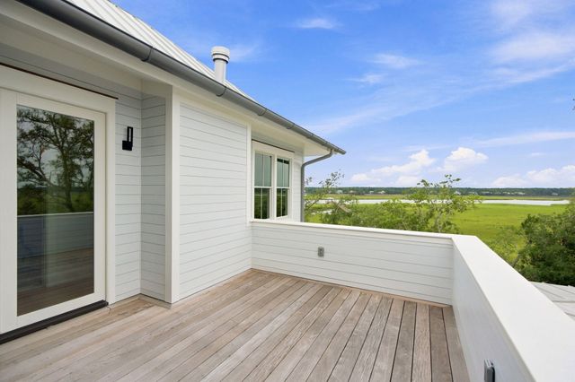 925 Fish Camp Road, Charleston, SC 29492