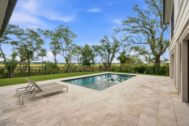 925 Fish Camp Road, Charleston, SC 29492
