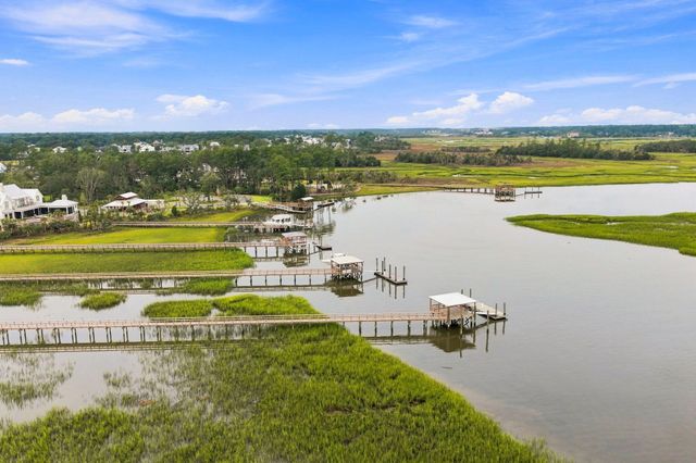 925 Fish Camp Road, Charleston, SC 29492