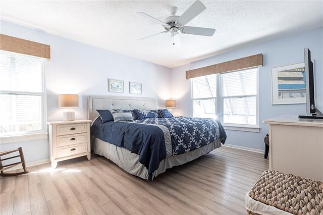 6026 E PEPPERTREE WAY 221A, Sarasota, FL 34242