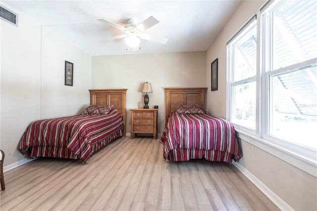 6026 E PEPPERTREE WAY 221A, Sarasota, FL 34242