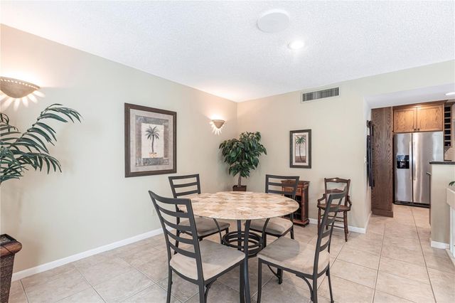 6026 E PEPPERTREE WAY 221A, Sarasota, FL 34242