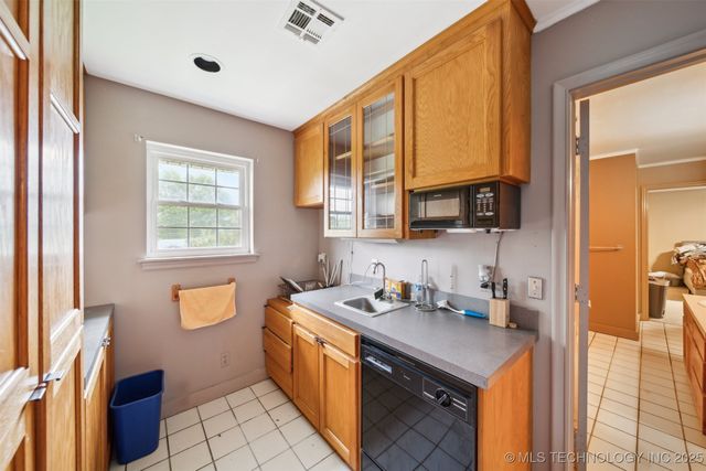 1525 N College Avenue, Tulsa, OK 74110