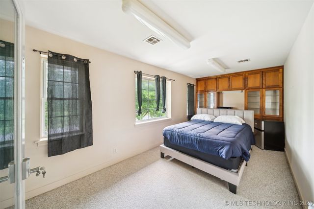 1525 N College Avenue, Tulsa, OK 74110