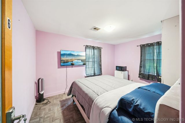 1525 N College Avenue, Tulsa, OK 74110