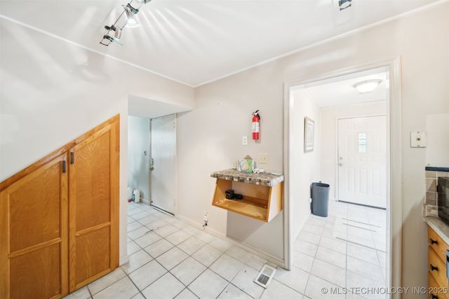 1525 N College Avenue, Tulsa, OK 74110