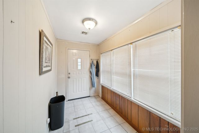 1525 N College Avenue, Tulsa, OK 74110