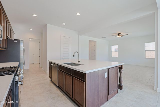 7687 W BRONCO Trail, Peoria, AZ 85383