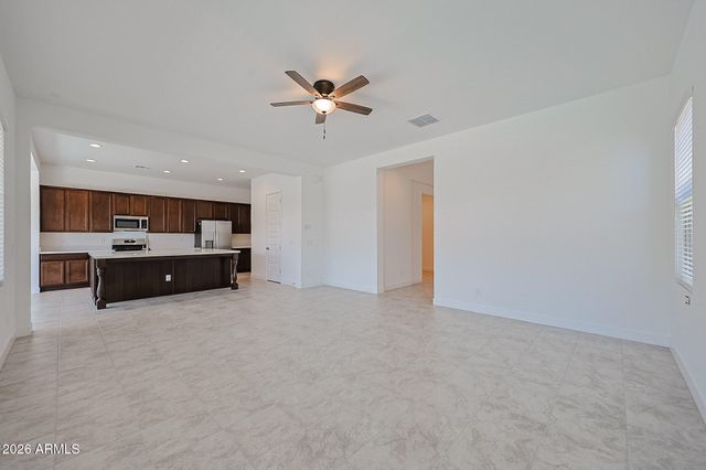 7687 W BRONCO Trail, Peoria, AZ 85383