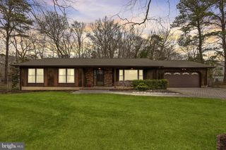 1 GARVEY DR, Monroe Township, NJ 08831