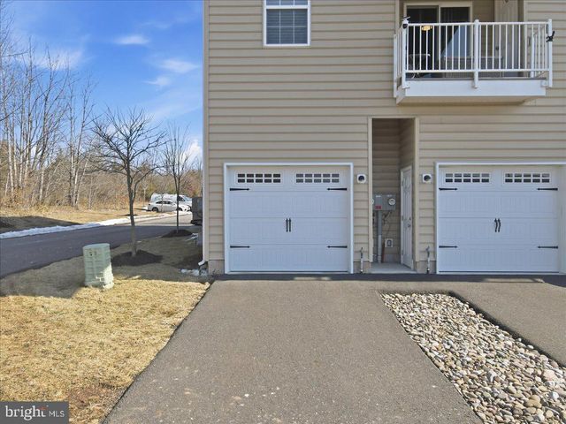 3101 GOSHEN DR, Pennsburg, PA 18073