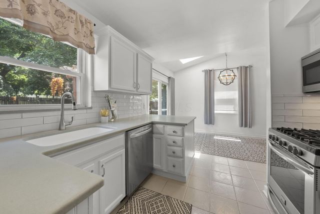 1940 Riverside Drive, Upper Arlington, OH 43221