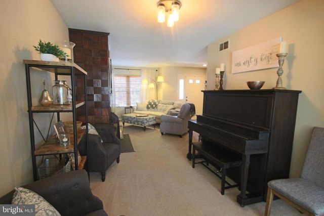 112 MAGNOLIA CT, Collegeville, PA 19426