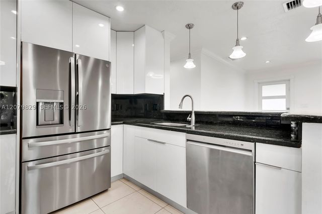 3250 SW 72nd Ct 3250, Miami, FL 33155