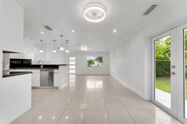 3250 SW 72nd Ct 3250, Miami, FL 33155