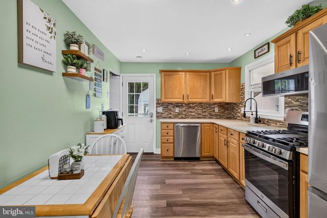 1 WALDEN RD, Marlton, NJ 08053